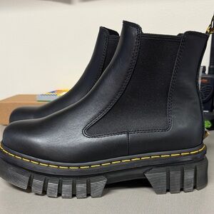 Women’s Dr Martens AUDRICK NAPPA LEATHER PLATFORM CHELSEA BOOTS 10